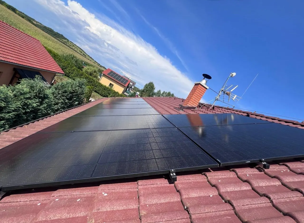 Skutečná fotovoltaická instalace